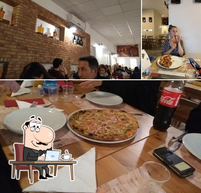 Gli interni di Grano&Uva Enoristopizzanorcineria