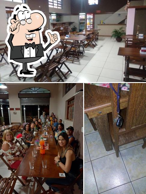 O interior do Pizzaria Uel