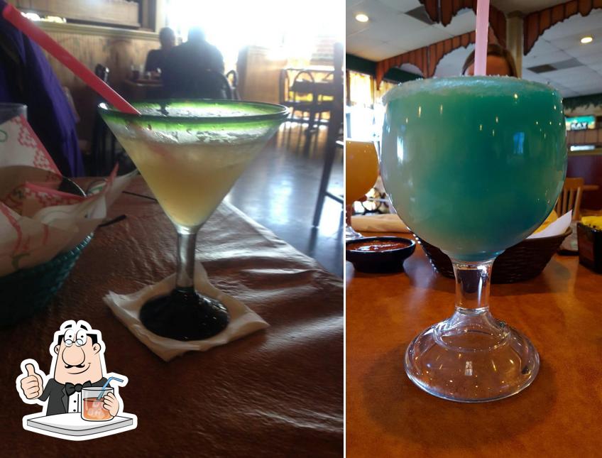 Sombreros Mexican Restaurant in Walker Restaurant menu and reviews