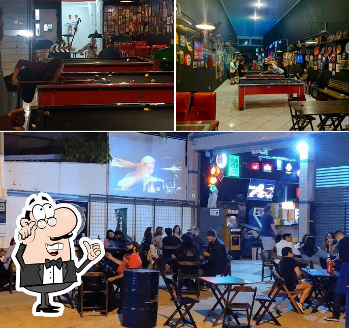 Veja imagens do interior do Ferro Velho Bar