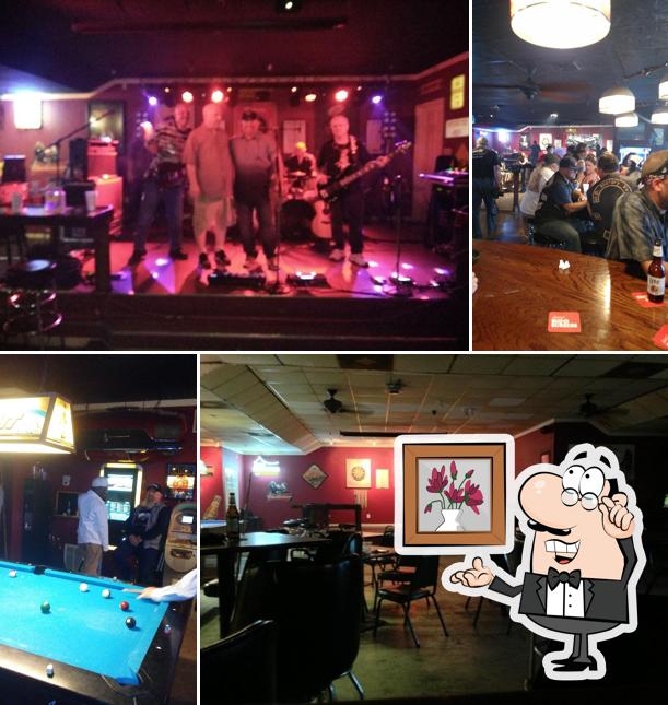 Blueberry Hill Bar And Grill, 1550 Dean Forest Rd C in Garden City