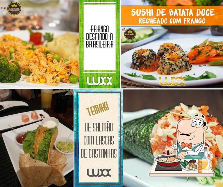 Arroz frito em Luxx Comida Mexicana