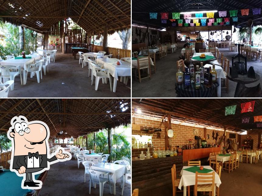 Посмотрите на внутренний интерьер "Restaurant Campestre LOS MAGUEYES"