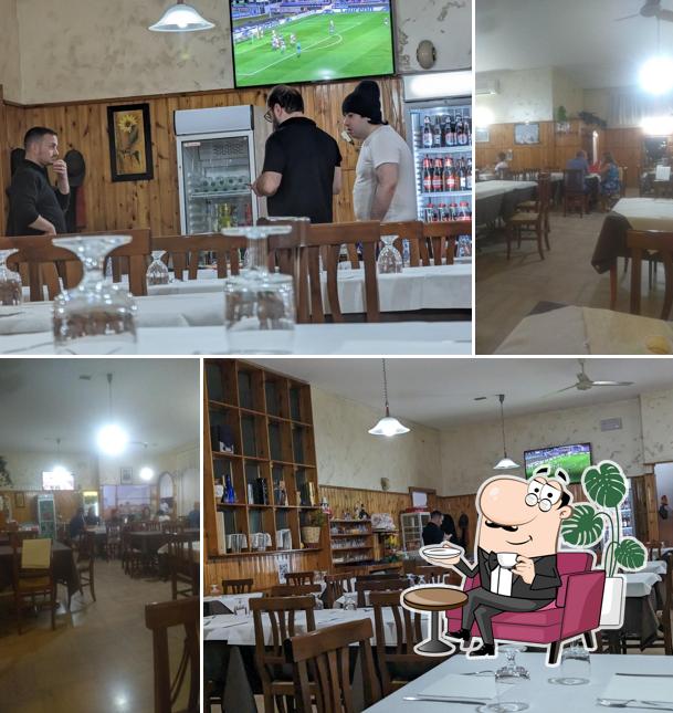 Dai un'occhiata agli interni di Ristorante Pizzeria Nicola's