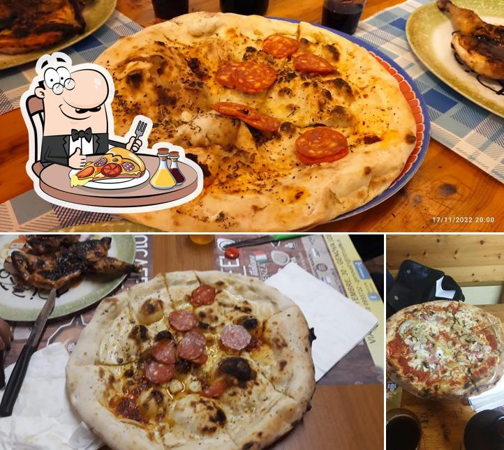 A La Tavernetta, puoi provare una bella pizza