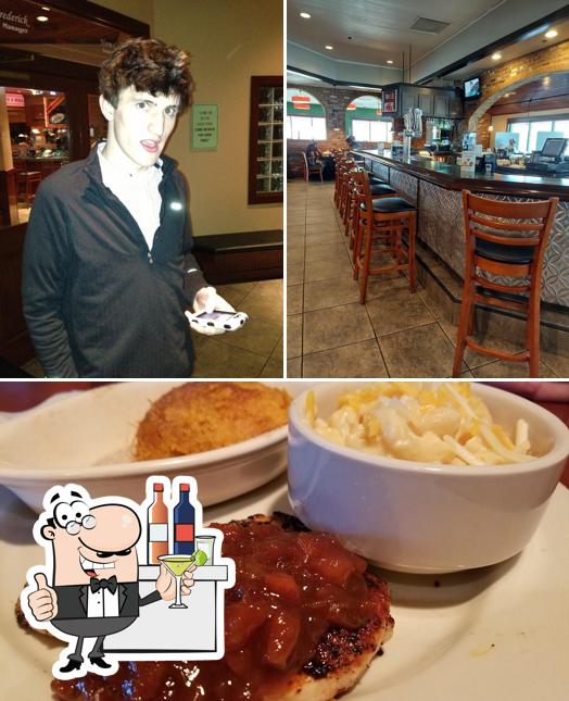 The image of O'Charley's Restaurant & Bar’s bar counter and food