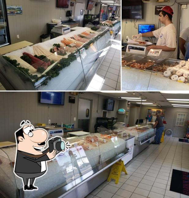 Harbor House Seafood in Seaford Restaurant menu and reviews
