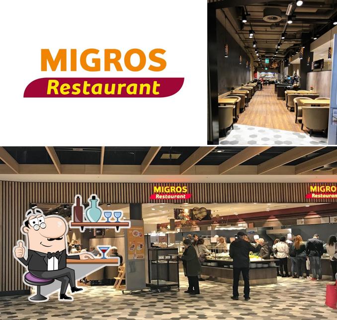 Gli interni di Migros Restaurant