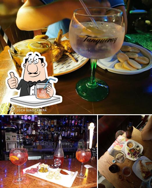 Напитки и столики - все это можно увидеть на этом снимке из Zmerc Pub