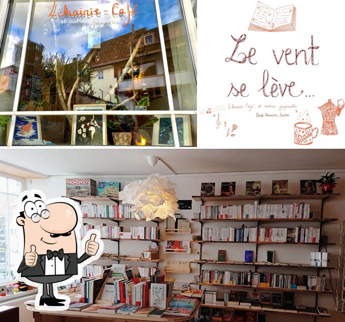 Ecco una foto di Le Vent se lève...Librairie-Café