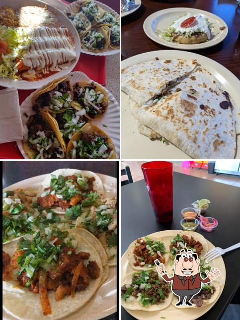 Еда в "Tacos Selene Aurora"