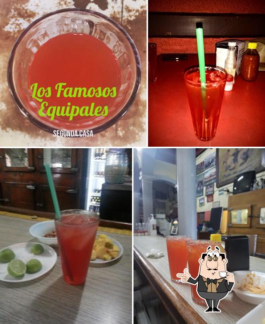 "Los Famosos Equipales" предоставляет гостям широкий ассортимент напитков