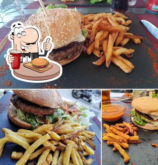 Commandez un hamburger à Le Bastion Bar & Restaurant Bonifacio