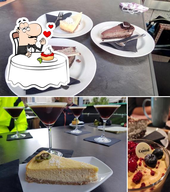Cafe Bar Central offre un nombre de desserts