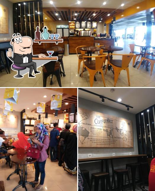 Check out how Roti 'O Bandara Minangkabau looks inside