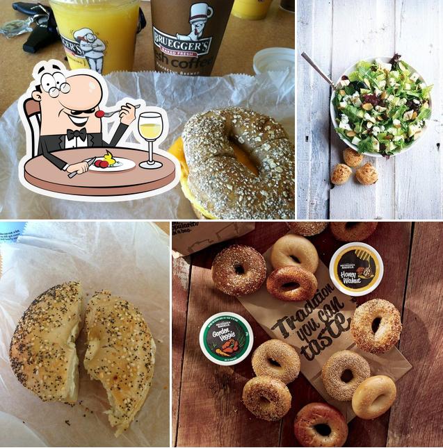 Bruegger's Bagels, 3737 W Market St C in Fairlawn Restaurant menu and reviews