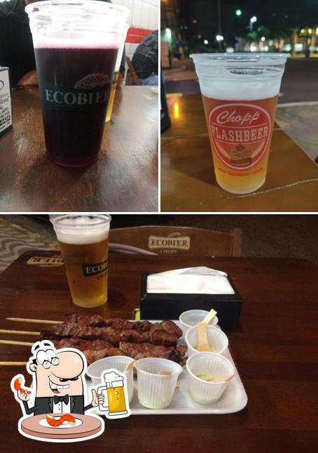 Peça uma tulipa de cerveja leve ou escura