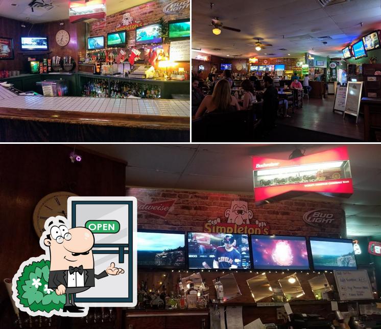 Simpleton's Restaurant and Bar, 2639 E Broadway Rd c105 in Mesa