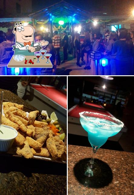 O Aloha Snooker Bar serve álcool