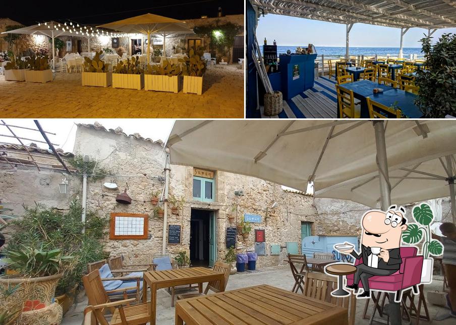 Siediti a un tavolo di Ristorante Suruq