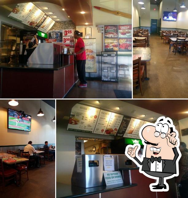 Wingstop, 209 E Pleasant Run Rd in DeSoto Restaurant menu and reviews