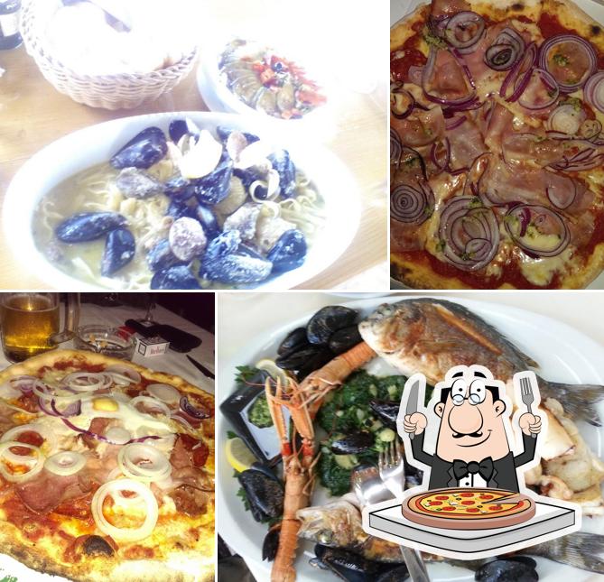 Pick pizza at Konoba RompiSasso