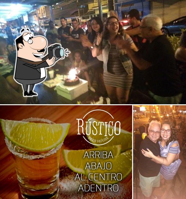 See this pic of Rústico Beer House