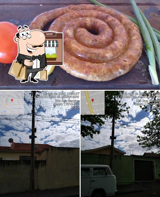 Esta é a foto mostrando exterior e comida no Feijoada do Marquinho,Parmegiana, Panceta de Rolo. Churrasqueiro e buffet de feijoada