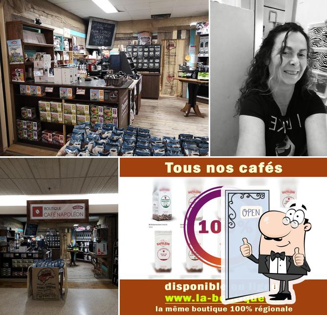 Regarder cette image de La boutique à café