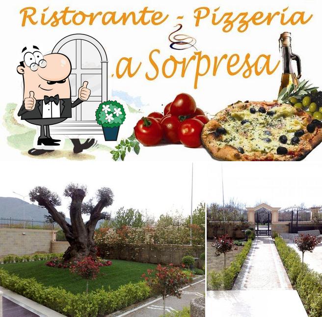 Questa è la foto che mostra la esterno e cibo di Ristorante Pizzeria LA SORPRESA