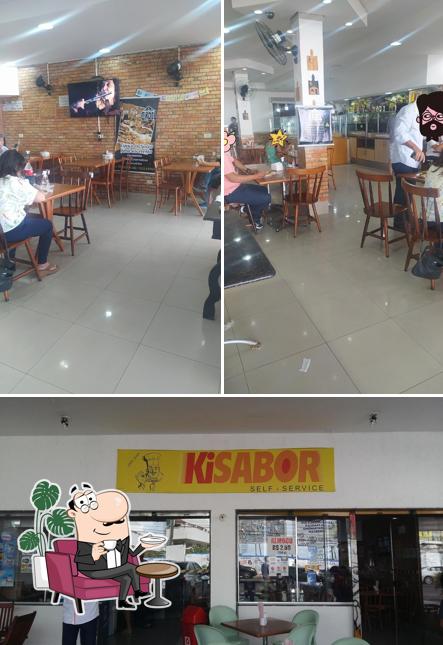 O interior do Ki-Sabor Self Service