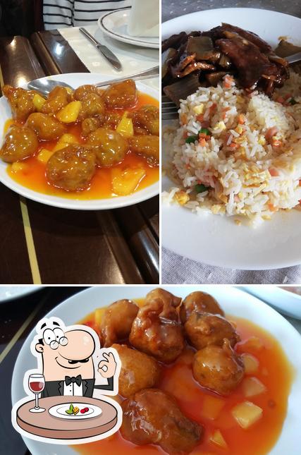 Comida en Restaurante Asiático Ches