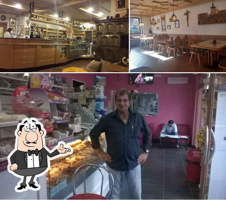 L’image de la intérieur et comptoir de bar de Café - Pizzeria - Tennis’s