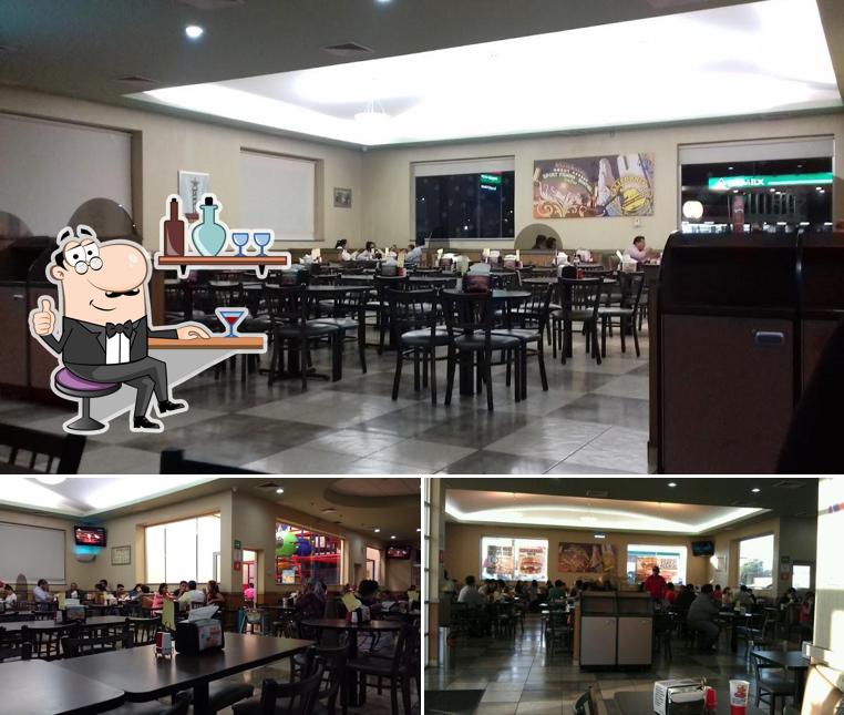 Restaurante Carl's Jr Tejeda, Santiago de Querétaro, Prolongación