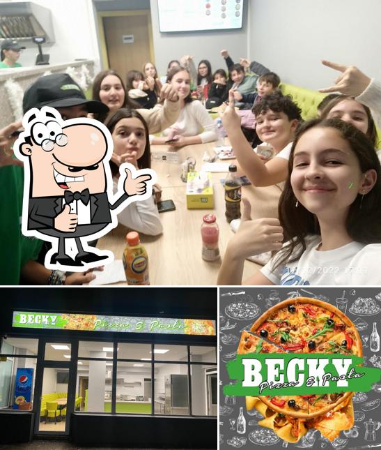 Mire esta foto de Becky Pizza & Pasta