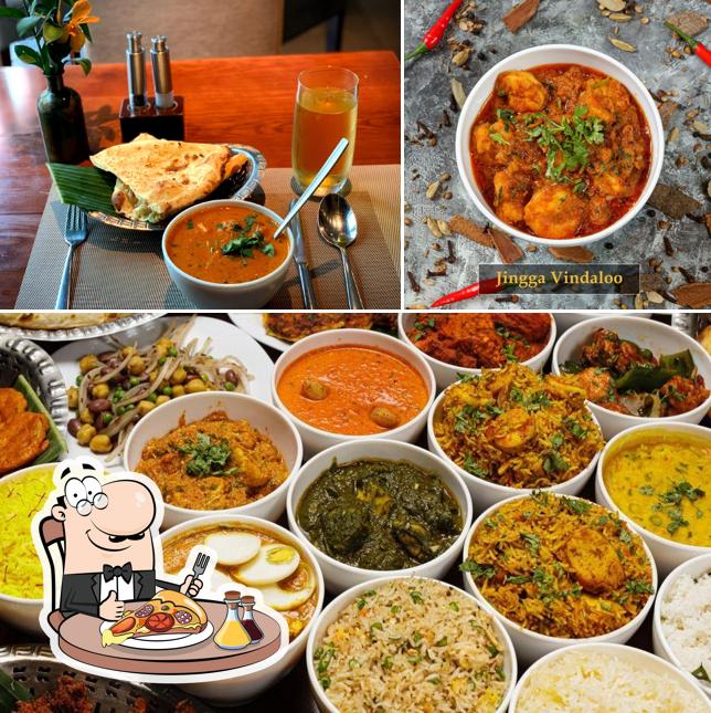 Отведайте пиццу в "Tandoor Indian Restaurant"