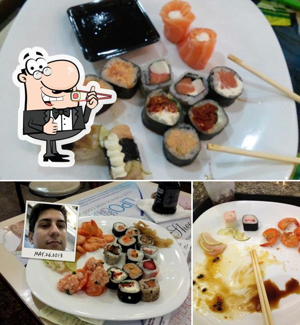 Rolos de sushi são disponibilizados no MaxSushi Palmas