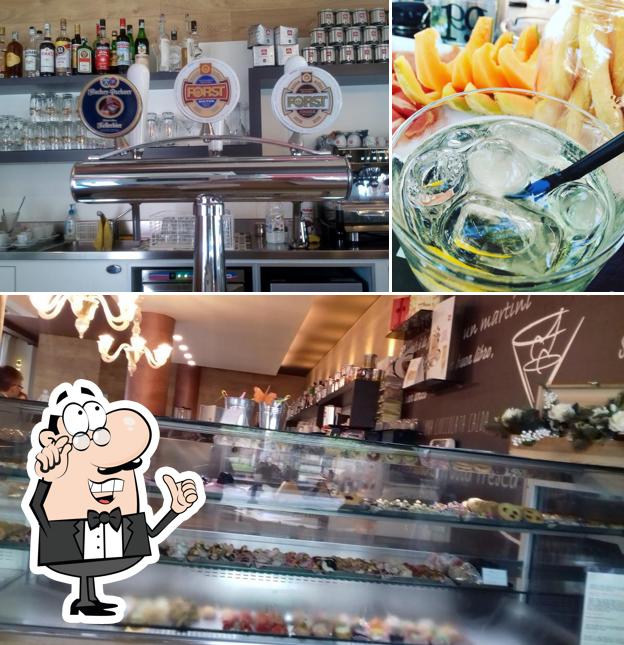 Gli interni di Caffè al Leone