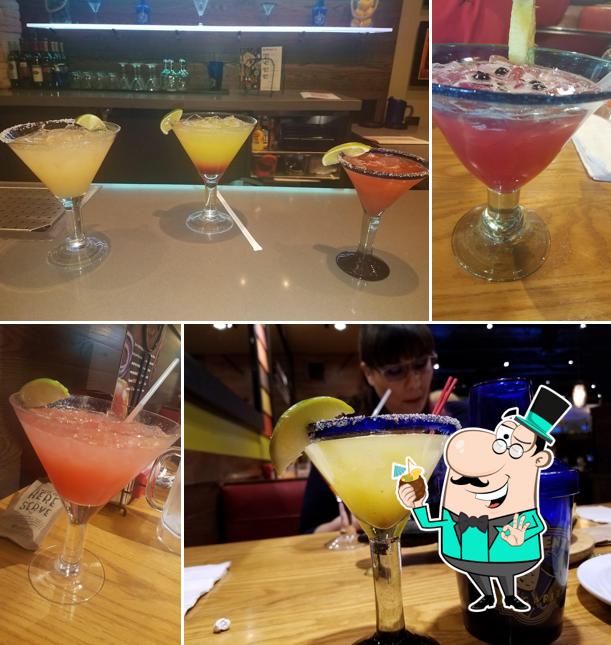 Chili's Grill & Bar serves alcohol