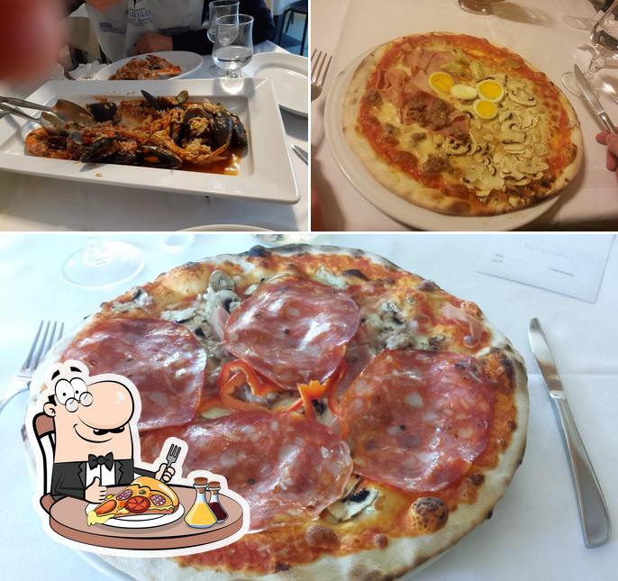 Scegli una pizza a Pizzeria Ristorante D'Azeglio