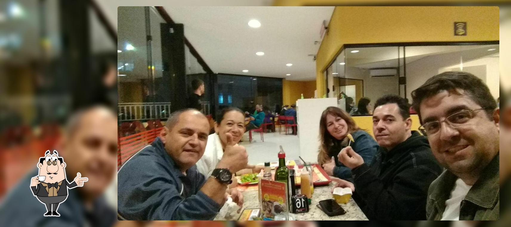 Desfrute de um drinque no Biggs
