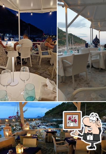 L'intérieur de 1999 il Ristorante Porto di Maratea