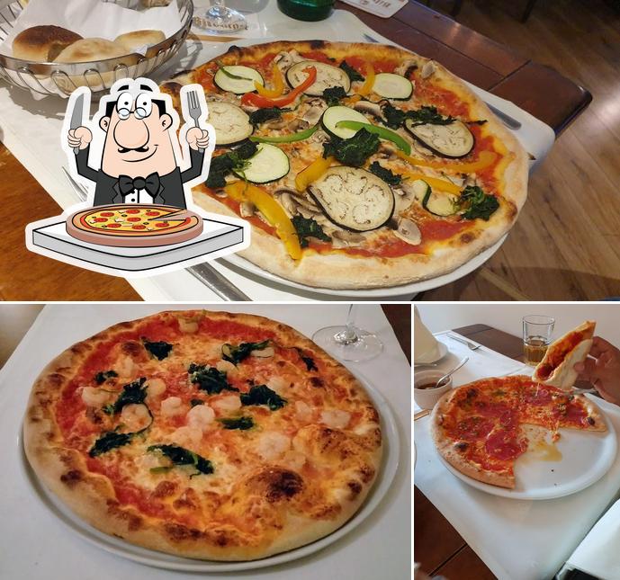 Try out pizza at Al Prosecco