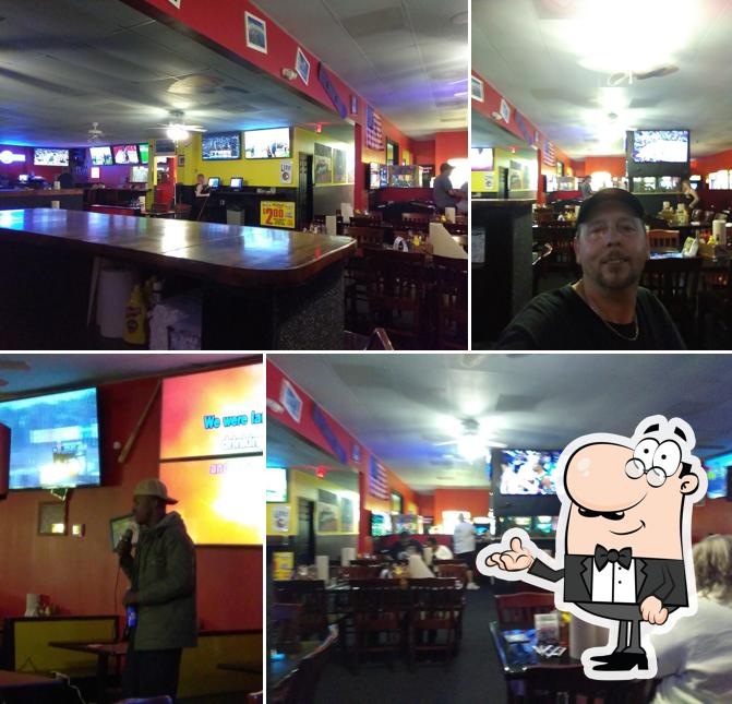 Xtreme Wings Sports Bar and Grille Main St, 11565 N Main St Unit 109