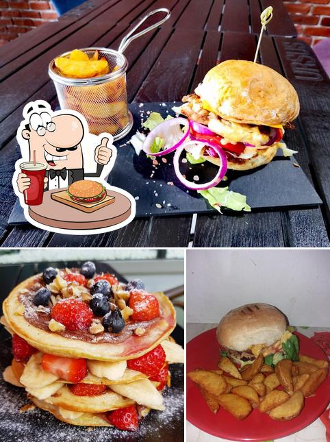 Get a burger at ZAZZA - Braserie Ploiesti