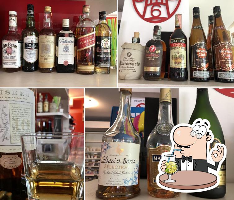 Charly’s bar