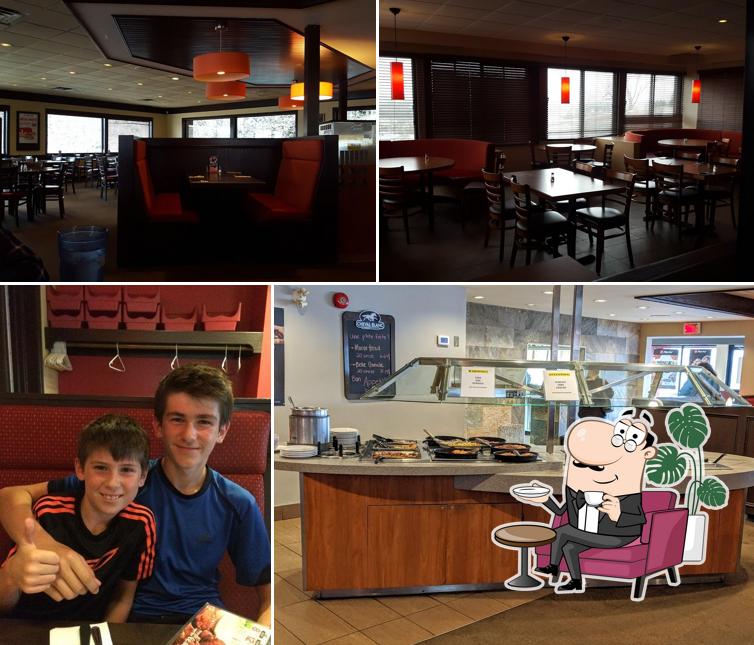 L'intérieur de Pizza Hut Sherbrooke