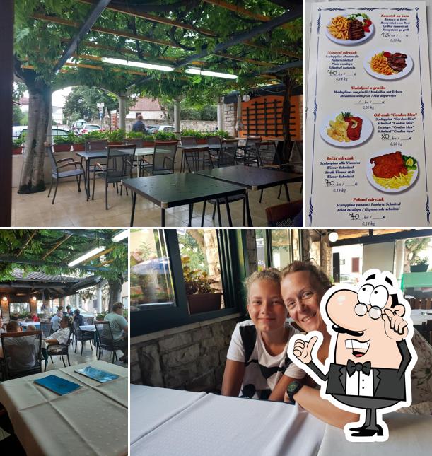 Dai un'occhiata agli interni di Adria Grill