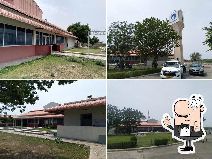 Sadafal food plaza(restaurent)