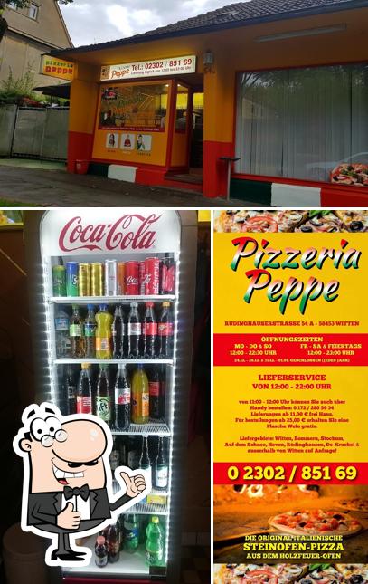 Look at the pic of Pizzeria Peppe